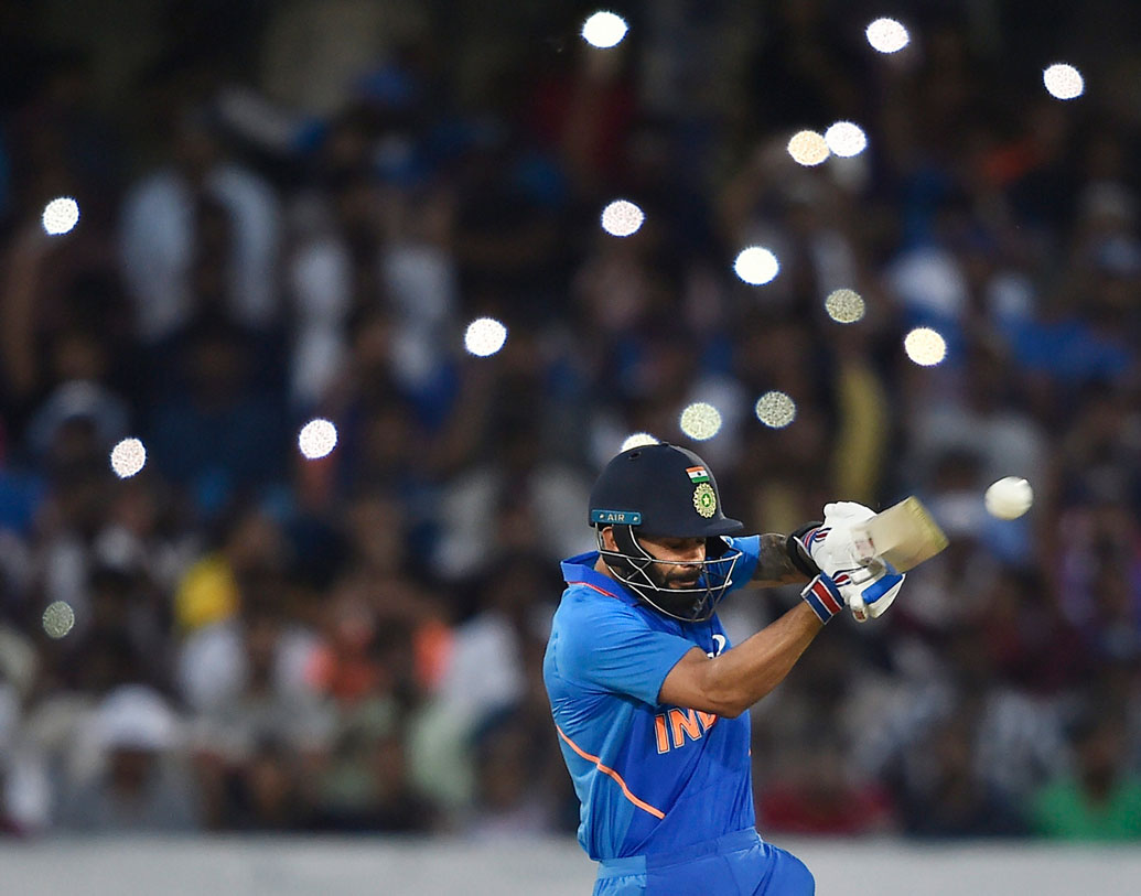 বিরাট কোহালি: গত ম্যাচে ৪৫ বলে ৪৪ রান করেছেন রানমেশিন। যে কোনও ম্যাচে তিনিই ব্যাটিংয়ে প্রধান ভরসা।