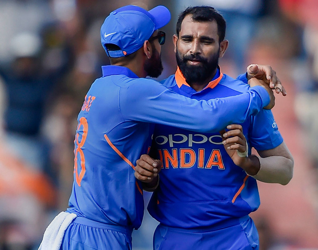 মহম্মদ শামি: গত ম্যাচে ১০ ওভারে ৪৪ রানে দুই উইকেট পেয়েছেন, সঙ্গে জোড়া মেডেন। শামির বাদ পড়ার সম্ভাবনা প্রায় নেই।