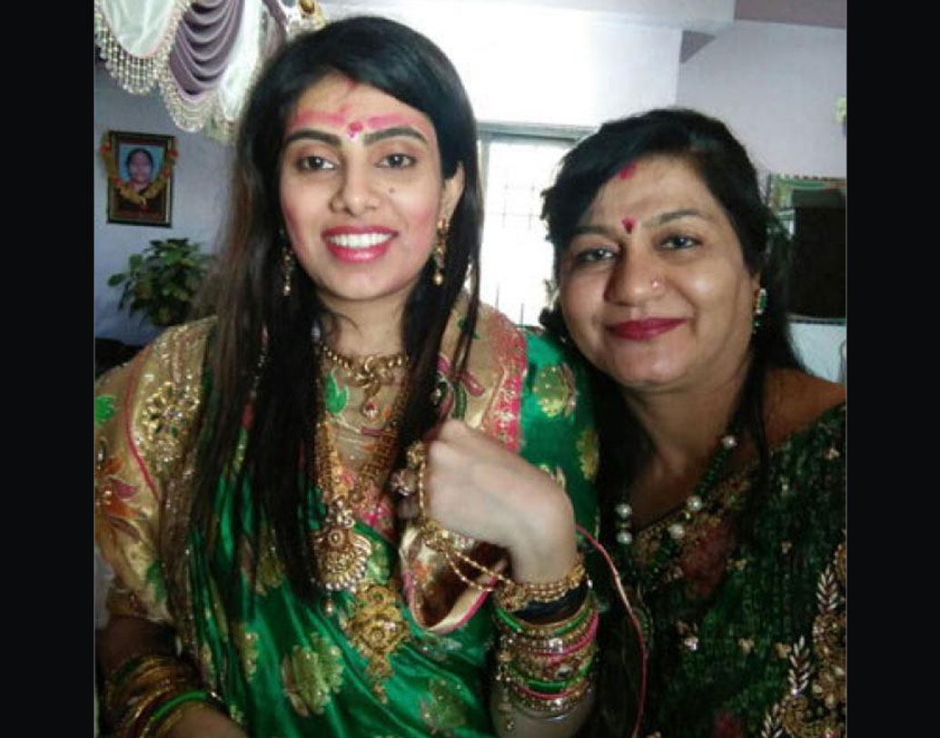 রিভাবা সোলাঙ্কি নামে এই তরুণী মেকানিক্যাল ইঞ্জিনিয়ারিং নিয়ে পড়াশোনা করেছেন। পরবর্তীতে যদিও স্বামীর পদবী ব্যবহার করেন তিনি।