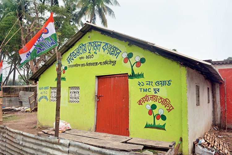 TMC allegedly occupies a land in cemetery in Midnapore