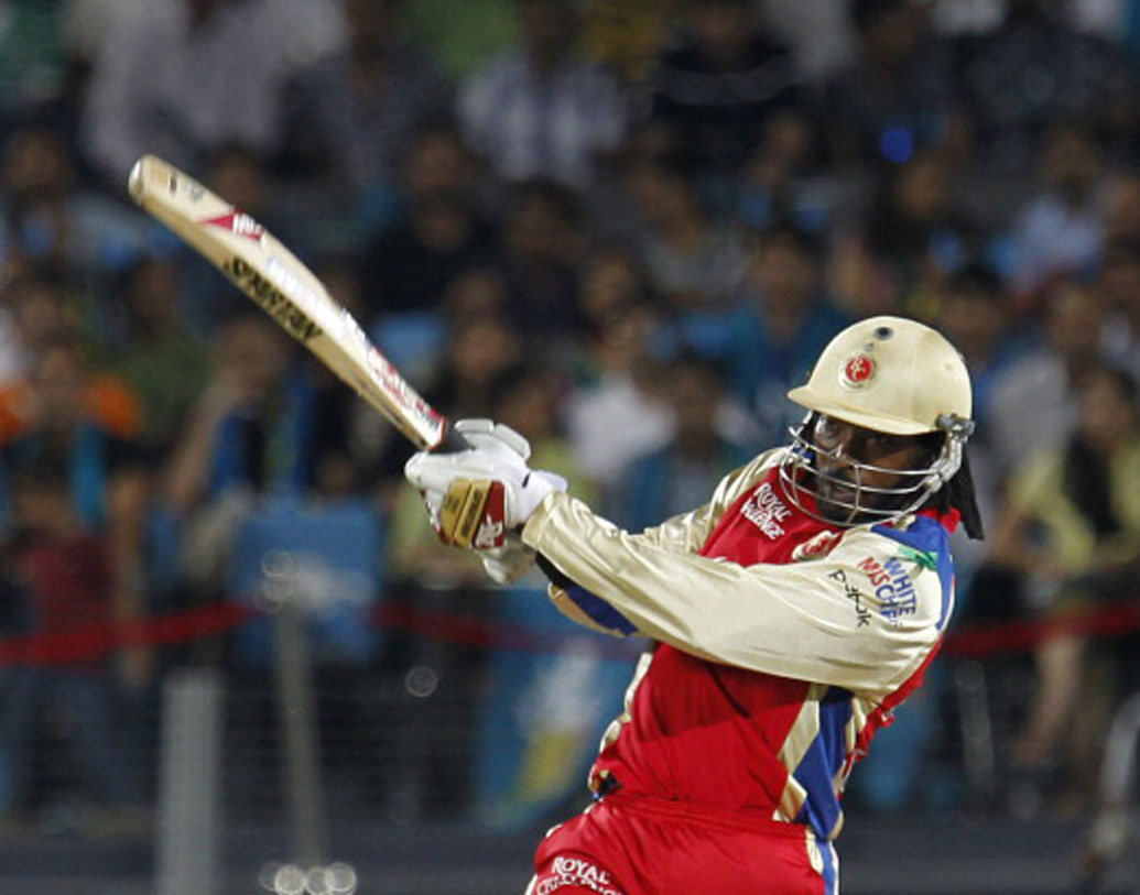 ক্রিস গেল: ২০১১ তে বেঙ্গালুরুর হয়ে মাঠে নামেন। সেই থেকে শুরু হয় গেল ঝড়। মাঝে দু-একটা পর্ব বাদ দিলে গেল আইপিএলের গেল ঝড় এখনও অব্যাহত।