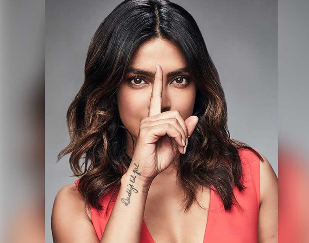 প্রথম এই খবর প্রকাশ করেছিল আমেরিকার ‘ওকে’ ম্যাগাজিন। শোনা যাচ্ছে, ওই ম্যাগাজিনের বিরুদ্ধে আইনি নোটিস পাঠাতে চলেছেন প্রিয়ঙ্কা। আইনজীবী মারফত্ দু’জনেরই পাবলিক ইমেজ নষ্ট করার ক্ষতিপূরণ দাবি করবেন বলে খবর।