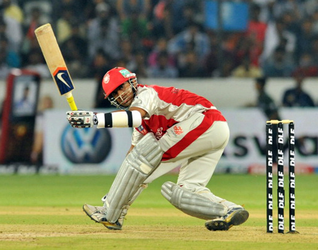 সেই ম্যাচে তাঁর সঙ্গে খেলেছিলেন দীনেশ কার্তিক। পল হারিয়ে গিয়েছেন, কিন্তু দীনেশ কার্তিক এখন কলকাতা নাইট রাইডার্সের অধিনায়ক।