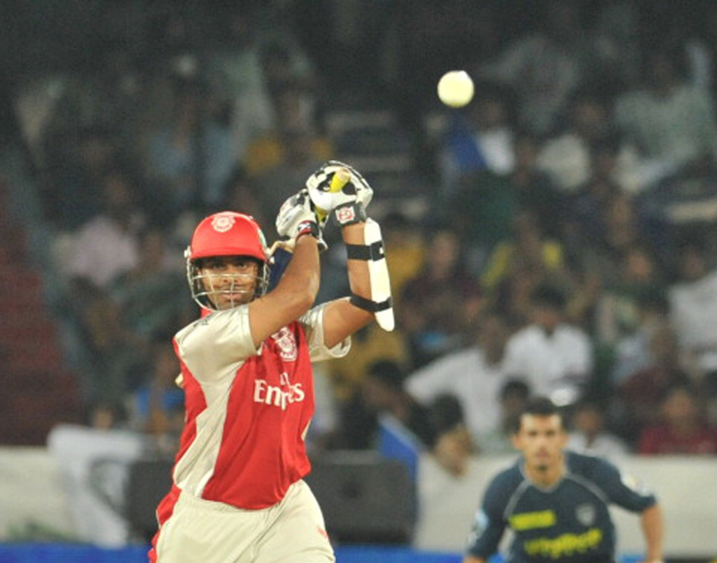 ১৪টি ম্যাচে সে বার তাঁর মোট রান ছিল ৪৬৩। স্ট্রাইক রেট ১৩৬.৯৮।