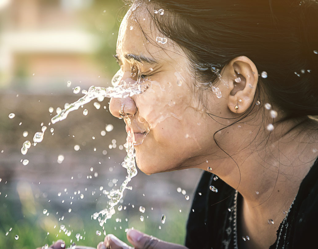 গ্রীষ্মকালের সবে শুরু। এর মধ্যেই মহারাষ্ট্র, মধ্যপ্রদেশ, কর্নাটকের বিভিন্ন শহরে তাপমাত্রা ছুঁয়েছে চল্লিশের গণ্ডি।