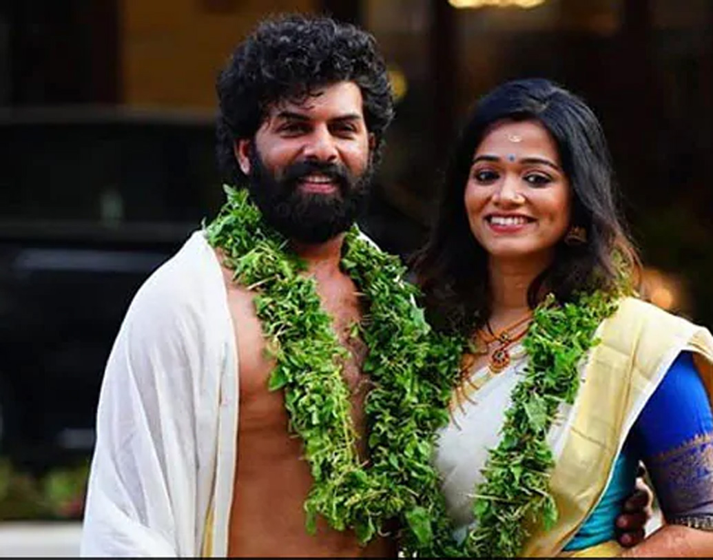 সানির স্ত্রী রঞ্জিনী কুঞ্জু। তিনি কেরলের কোঝিকোড়ের বাসিন্দা। তিনি বিখ্যাত নৃত্যশিল্পী। উইসডম অব আর্ট ডান্স স্কুলের প্রতিষ্ঠাতা রঞ্জিনী।