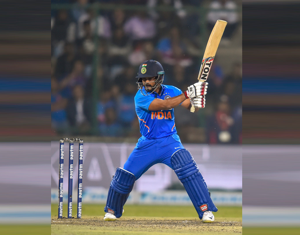 কেদার যাদব বিশ্বকাপের দলে জায়গা পাবেনই, এমনটাই মত বিশেষজ্ঞদের। নিউজিল্যান্ডের বিরুদ্ধে কেদারের পারফরম্যান্স খুব যে ভাল তা নয়, তবে ব্যাটে-বলে তাঁর দক্ষতার জন্যই দলে তিনি জায়গা করে নেবেন বলে মনে করা হচ্ছে।