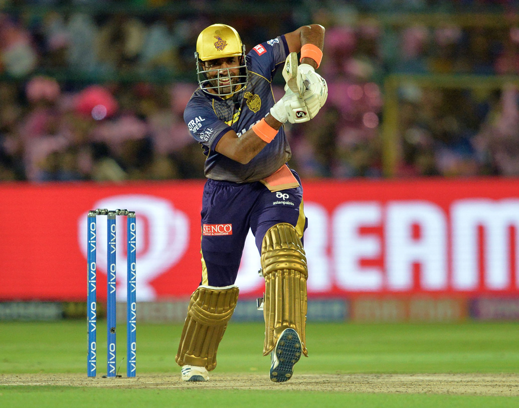 তিন নম্বরে নামতে পারেন রবীন উথাপ্পা। গত ম্যাচগুলিতে চাপের মুখে যথেষ্ট ভাল পারফরম্যান্স ছিল তাঁর। নীতীশ রাণার সঙ্গে জুটিও চমৎকার।