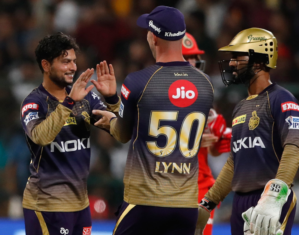 নয় নম্বরে থাকার কথা কুলদীপ যাদবের। চায়নাম্যানের ভেল্কিতে বিপক্ষের কটা উইকেট পড়ে সেটাই দেখার। সবুজ পিচে রিস্ট স্পিনার বড় ভরসা নাইটদের।