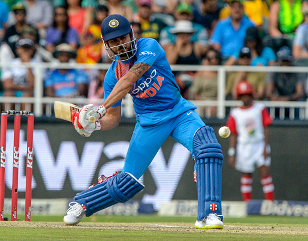 ফেব্রুযারি, ২০১৮। দক্ষিণ আফ্রিকার বিরুদ্ধে দ্বিতীয় টি২০ ম্যাচ। মণীশ পাণ্ডেকে নিয়ে ব্যাট করছিলেন এম এস। তখনই পাণ্ডের উপর রেগে যেতে দেখা যায় ধোনিকে। মনসংযোগের অভাব হচ্ছে বলে তাঁকে বকাবকি করতেও শোনা যায় ধোনিকে।