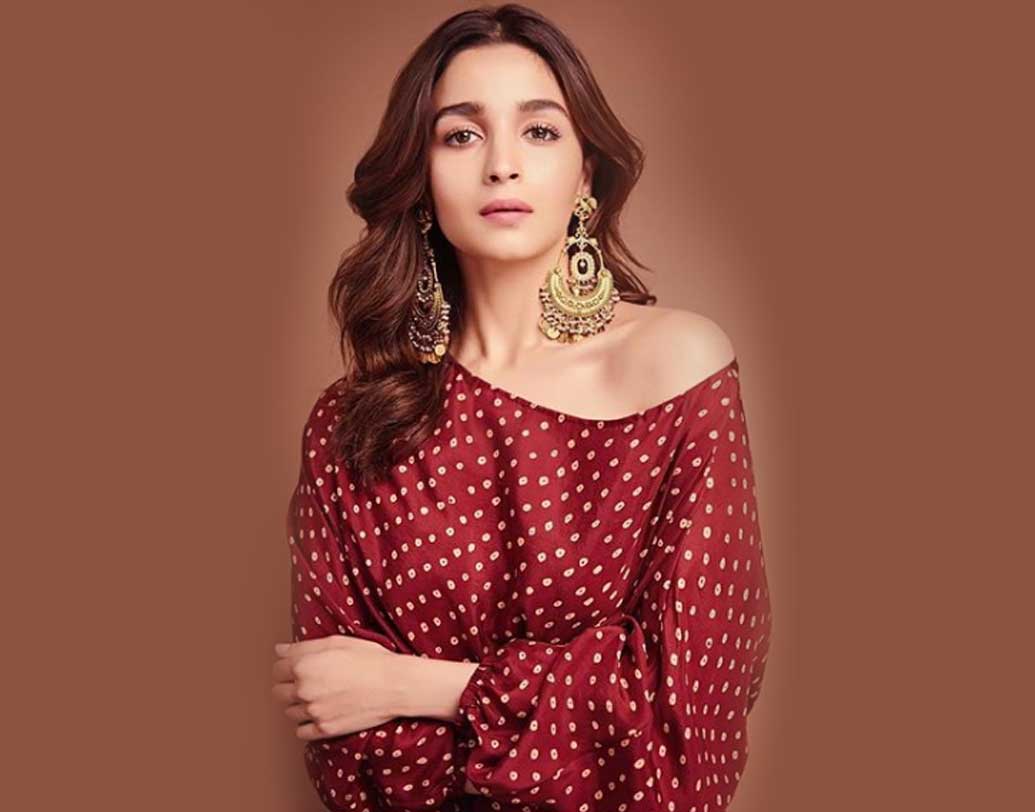 আলিয়া প্রকাশ্যে জানালেন, তিনি চলতি লোকসভা নির্বাচনে ভোটদানে অক্ষম। কিন্তু কেন?