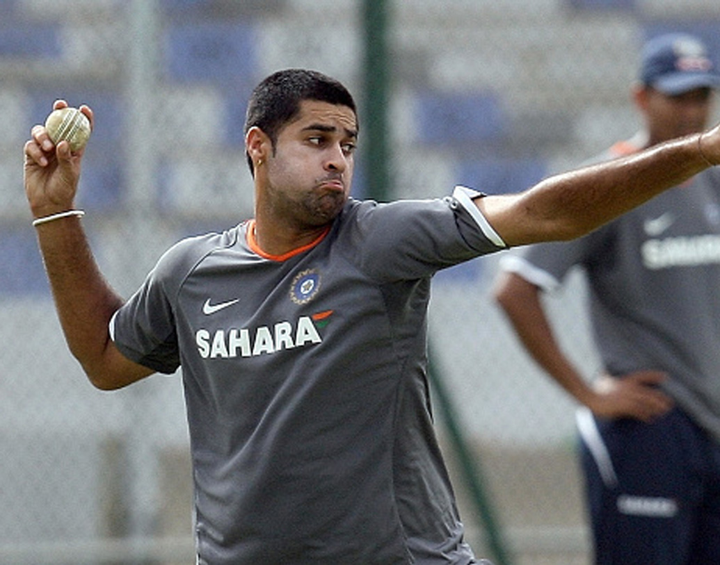 ২০০৯-২০১০ সালে রঞ্জি ট্রফিতে ভাল পারফরম্যান্স ছিল তাঁর। ৩১ উইকেট-সহ তাঁর গড় ছিল ১৯.২৯।