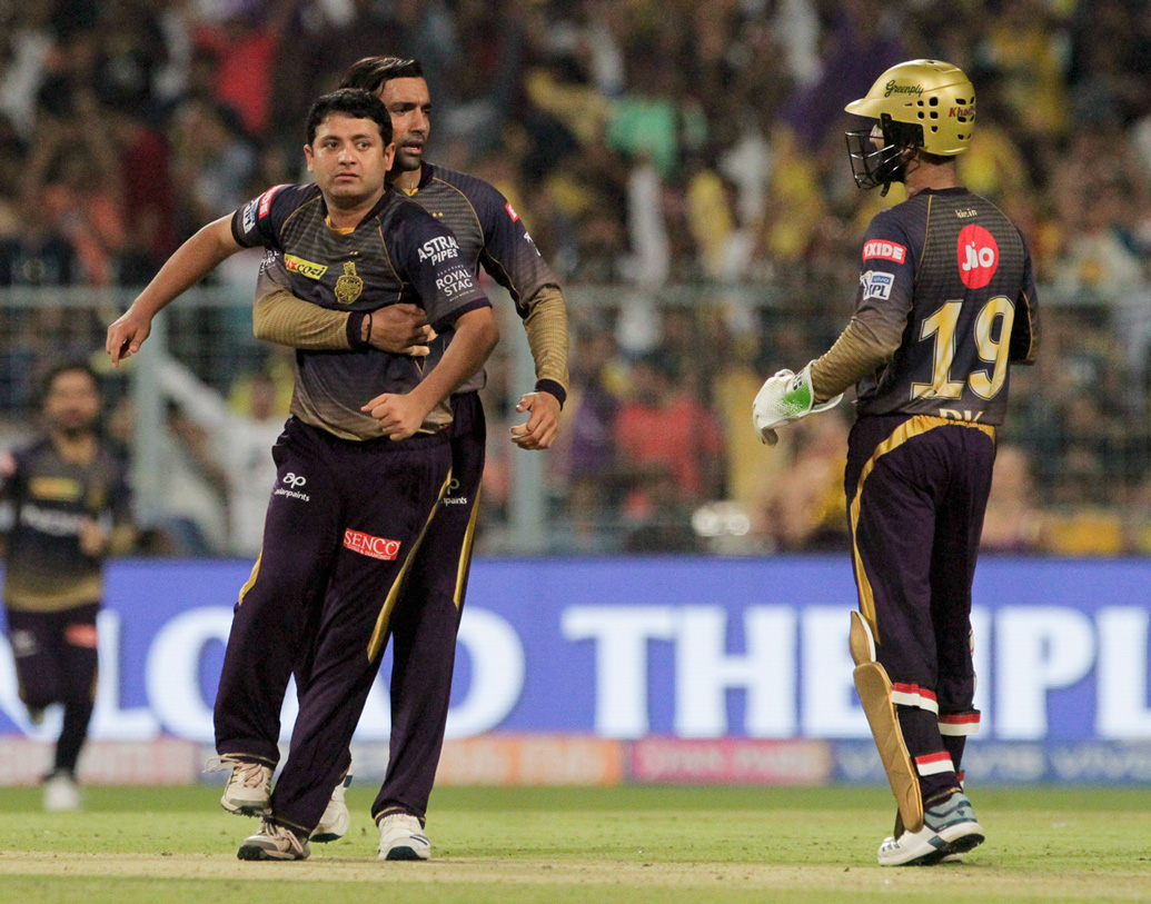 দলে ভাল কোনও পেসার না থাকাটা কেকেআরের পিছিয়ে যাওয়ার বড় কারণ। চোট সমস্যাতেও ভুগতে হয়েছে দলকে। শুরুতে নতুন বলে উইকেট তুলে নিতে পারবেন, এমন কাউকে পাওয়া যাচ্ছে না।