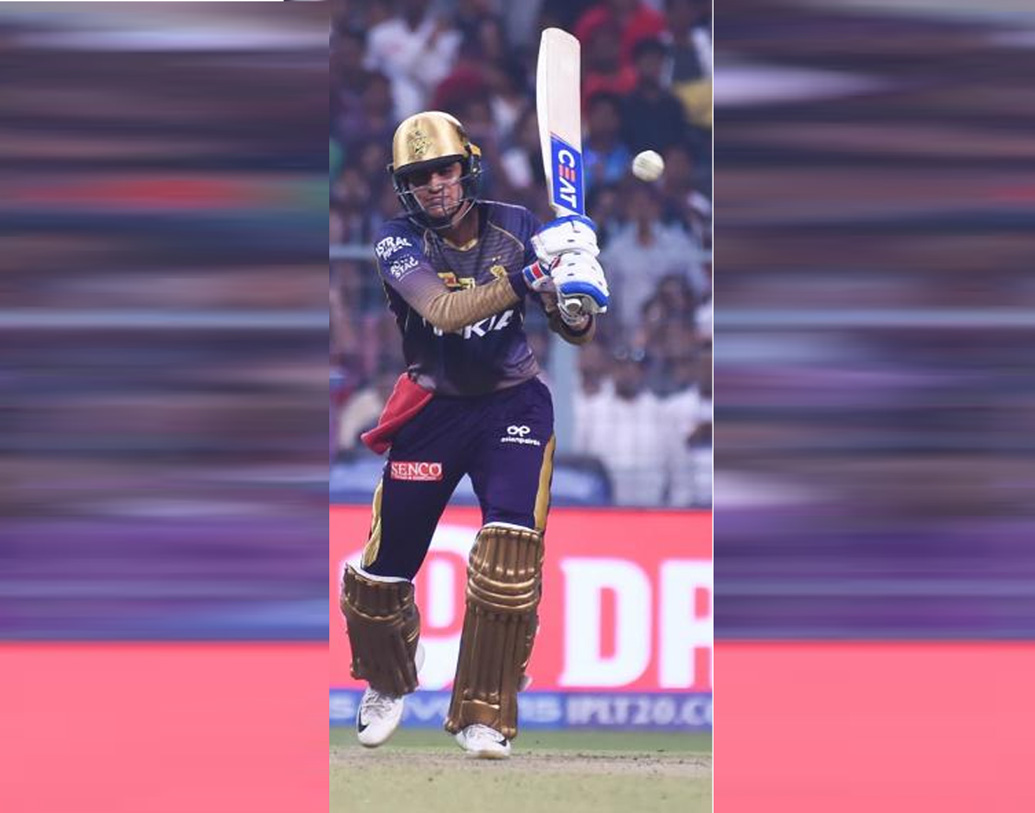 রবীন, কার্তিক, রাণারা তিন-চার-পাঁচ নম্বর জায়গা ধরে রাখায় ফর্মে থাকা শুভমন গিলকে সাতে নামতে হচ্ছে। যা ছন্দহীন মিডল অর্ডারকে আরও সমস্যায় ফেলছে।