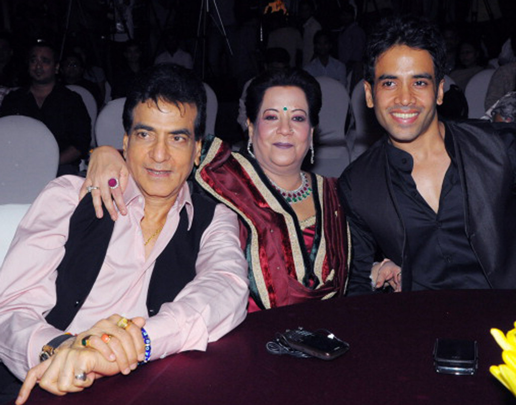 তাঁর মন ভোলাতে লং ড্রাইভে নিয়ে যেতেন জিতেন্দ্র, এক সঙ্গে সময়ও কাটাতেন।