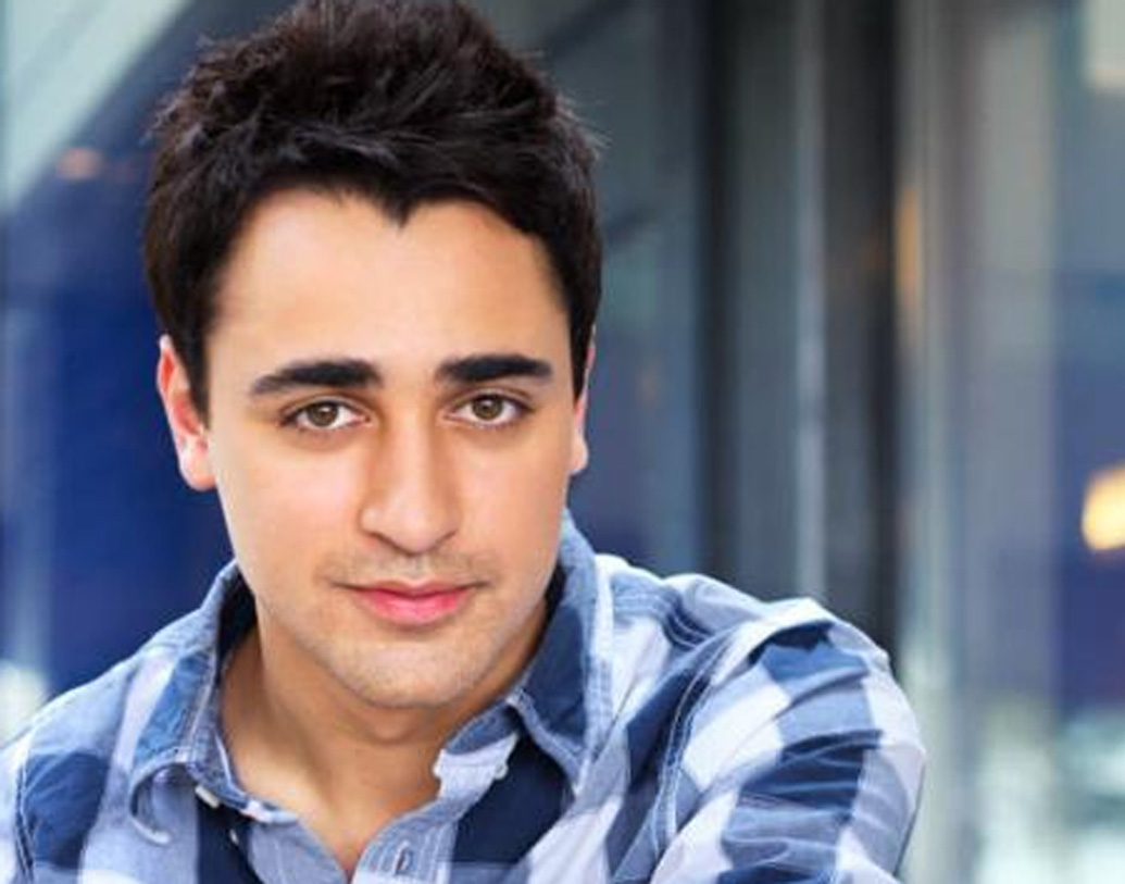 লোকসভা ভোটের আলোচনায় সরগরম সব মহল। তার আঁচ পড়েছে সিনে ইন্ডাস্ট্রিতেও। ব্যতিক্রম ইমরান খান। আমির খানের ভাগ্নে। বলিউডের অন্যতম অভিনেতা তিনি। ইমরানও ভোট দিতে পারবেন না এ বছরে। কারণ, আমেরিকার নাগরিক তিনি। সেখানকার পাসপোর্ট রয়েছে তাঁর।