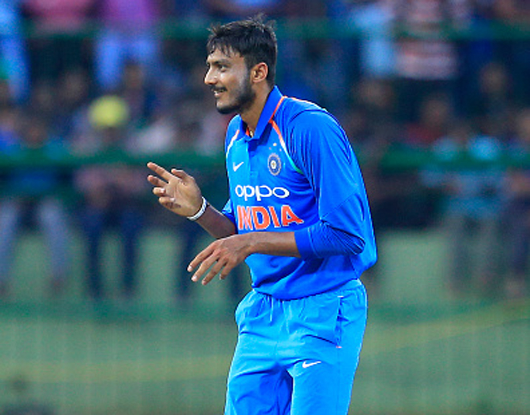 অক্ষয় পটেল: অলরাউন্ডার অক্ষয় পটেলকে টপকে সুযোগ পেয়েছেন হার্দিক-শঙ্কররা। তবে, স্পিনের পাশাপাশি ব্যাট হাতেও রান করার ক্ষমতা রাখেন অক্ষয়।