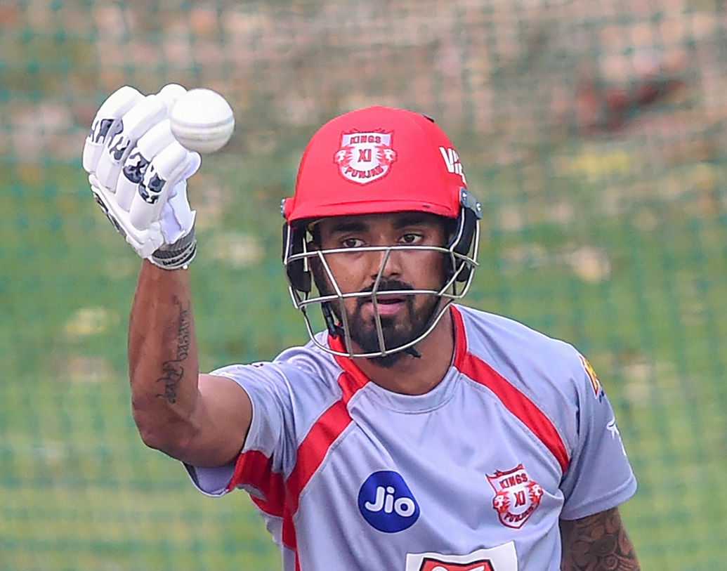 তবে ছেলের ক্রিকেটের প্রতি ভালবাসা দেখে ছেলেকে ক্রিকেট শিখতে ভর্তি করে দেন বাব-মা। বয়স ১১। ভলিবল, হকি, ফুটবলও খেলতেন রাহুল স্কুলে পড়ার সময়। কিন্তু বেছে নেন ক্রিকেটটাই।