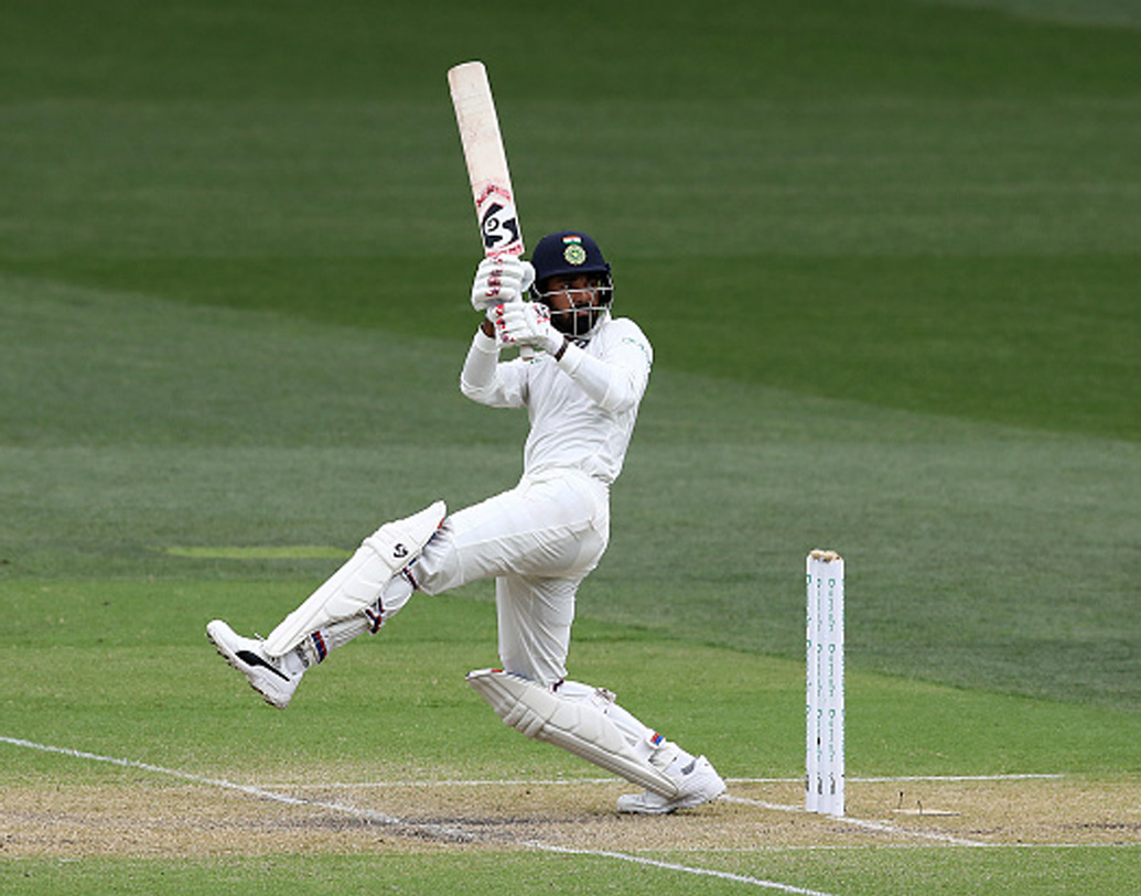 মূরলী বিজয়ের সঙ্গে ওপেন করতে নামেন তিনি। আন্তর্জাতিক ক্রিকেটে টেস্ট ম্যাচে প্রথম শতরান পূর্ণ করেন। ১১০ রান করেছিলেন রাহুল সেই ম্যাচে।