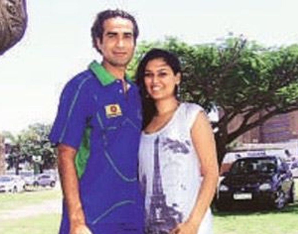 সুমাইয়া দিলদার নামের এই তরুণী জন্মসূত্রে ভারতীয়। তিনি থাকতেন দক্ষিণ আফ্রিকায়। তাঁর সঙ্গে আলাপ হয় এক তরুণ এক ক্রিকেটারের।