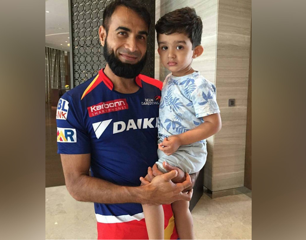 কিন্তু সুমাইয়া প্রেমে পড়ে গেলেন ইমরানের। ধর্ম আলাদা, আলাদা দেশ। দেশ ছাড়তে নারাজ ছিলেন জেদী সুমাইয়া। তাই ইমরান বেছে নিলেন অন্য পথ।