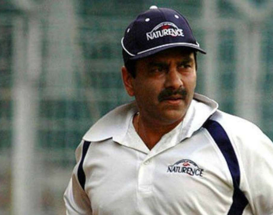 মনোজ প্রভাকর: ভারতের সর্বকালের অন্যতম সেরা অলরাউন্ডারের নাম জড়িয়ে গিয়েছিল গড়াপেটা কাণ্ডে। তিনি বর্তমানে ক্রিকেট পরামর্শদাতার কাজ করেছন। ১৯৯৬ সালে দক্ষিণ দিল্লি থেকে তিনি কংগ্রেসের হয়ে লোকসভা নির্বাচনে প্রতিদ্বন্দ্বিতা করেন। তবে পরাজিত হয়েছিলেন তিনি।