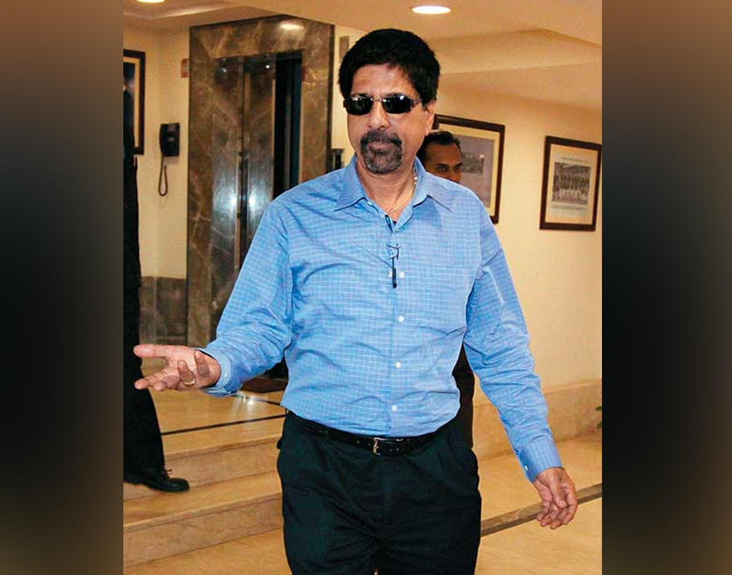 কৃষ্ণমাচারি শ্রীকান্ত: প্রাক্তন এই বিশ্বকাপার ২০১১ সালের বিশ্বকাপজয়ী দলের নির্বাচকদের চেয়ারম্যান ছিলেন। ক্রিকেট বিশেষজ্ঞ হিসাবে কাজ করেন তিনি। চলতি বছরের বিশ্বকাপ দলে ঋষভ পন্থ সুযোগ না পাওয়ায় সোশ্যাল মিডিয়ায় বিস্ময় প্রকাশ করে পোস্টও করেছেন তিনি।