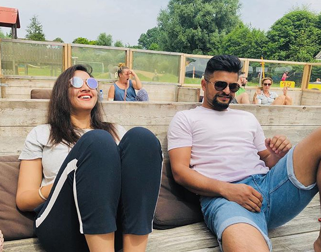 আইপিএলে সর্বোচ্চ রানের রেকর্ড রয়েছে এই তরুণীরই স্বামীর দখলে। প্রিয়ঙ্কা চৌধরি নামের এই তরুণী সুরেশ রায়নার স্ত্রী।