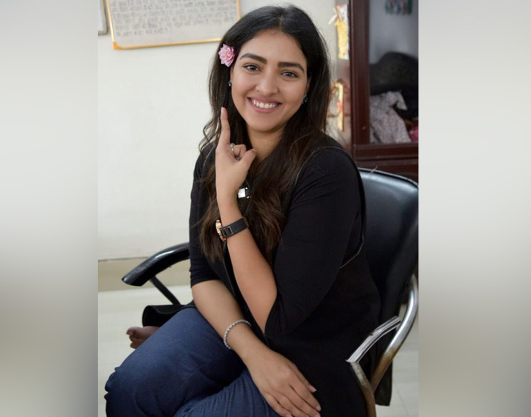 মেধাবী ছাত্রী প্রিয়ঙ্কা বি টেক পাশ করেন। তাঁর দুই ভাইও ইঞ্জিনিয়র। পরবর্তীতে ব্যাঙ্কিং নিয়েও পড়াশোনা করতেন তিনি। কর্মসূত্রে প্রিয়ঙ্কা পাড়ি দেন নেদারল্যান্ডসে। ইঞ্জিনিয়র-ব্যাঙ্কার প্রিয়ঙ্কার সঙ্গে সুরেশের সেই সময় কোনও যোগাযোগও ছিল না।