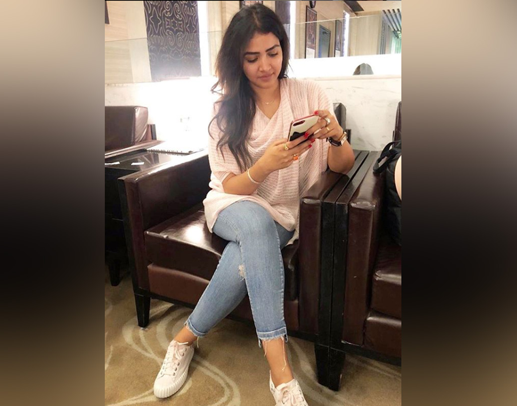 ২০০৮ সালে আইপিএল খেলে ফিরছিলেন রায়না, বিমান বন্দরে পাঁচ মিনিটের জন্য প্রিয়ঙ্কার সঙ্গে দেখা হয়। সে ভাবে কথা হয়নি সে বারও।