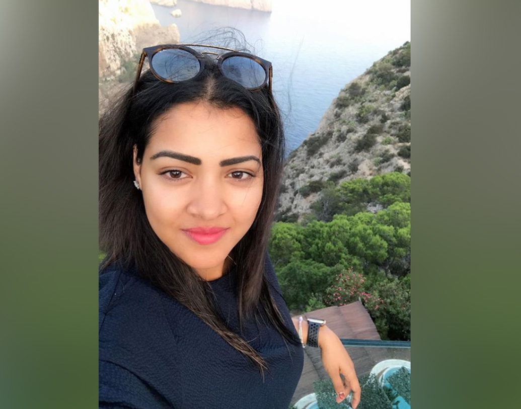 বিয়ের পরেও চাকরির জন্য নেদারল্যান্ডসের রাজধানী আমস্টারডামেই থাকতেন তিনি। রায়নার সঙ্গে সব সময় যে দেখা হত এমনটাও নয়।