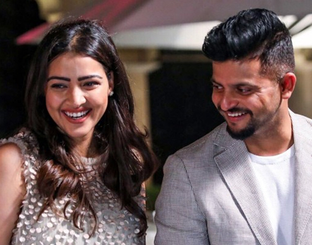 পালনা, ফুডব্যাঙ্ক নেটওয়ার্ক, নানহি-জান সহ একাধিক স্বেচ্ছাসেবী সংস্থার সঙ্গে যুক্ত সুরেশের স্ত্রী।