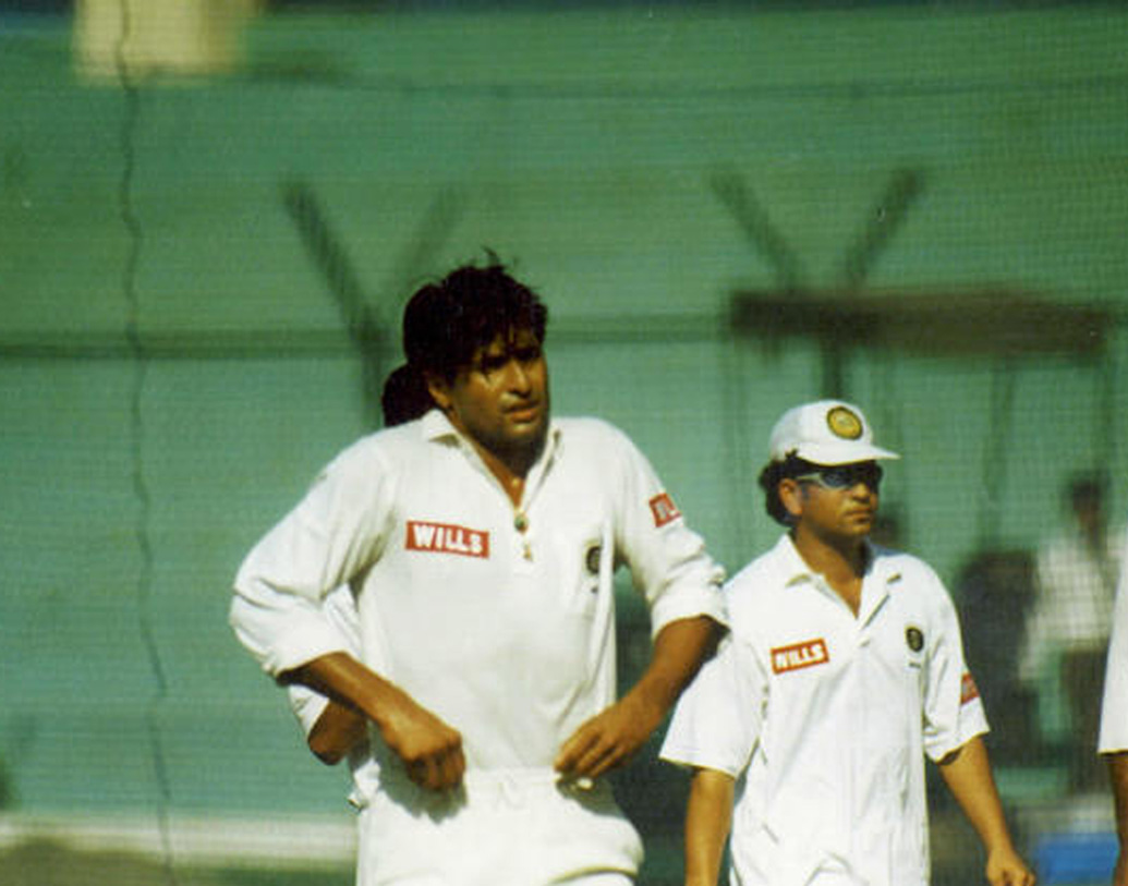 ১৯৯৭ সালে আন্তর্জাতিক ক্রিকেট থেকে এই পেসার অবসর নেন মাত্র ২৮ বছর বয়সেই।