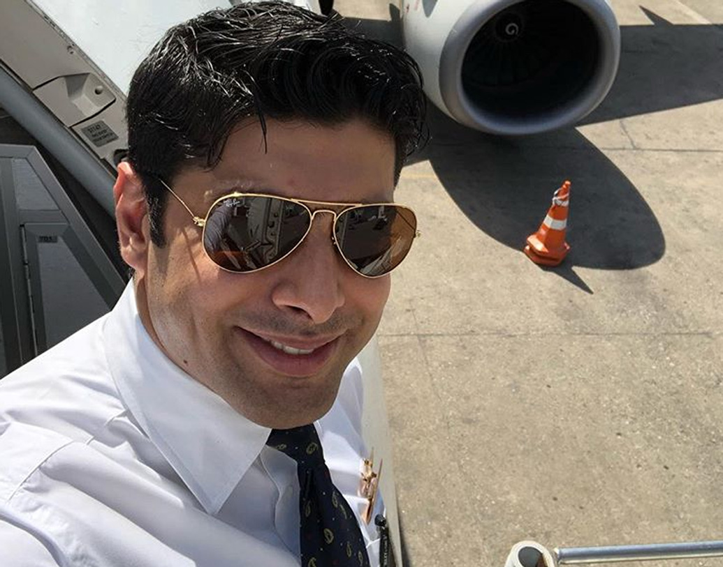  প্রায় এক বছর সম্পর্কে থাকার পরেই বিয়ের সিদ্ধান্ত নিয়ে ফেলেছেন এই জুটি, সূত্র বলছে এমনটাই। পাত্রের নাম রোশন সিংহ। একটি বিমান সংস্থার কেবিন ক্রু’র পদে রয়েছেন তিনি।