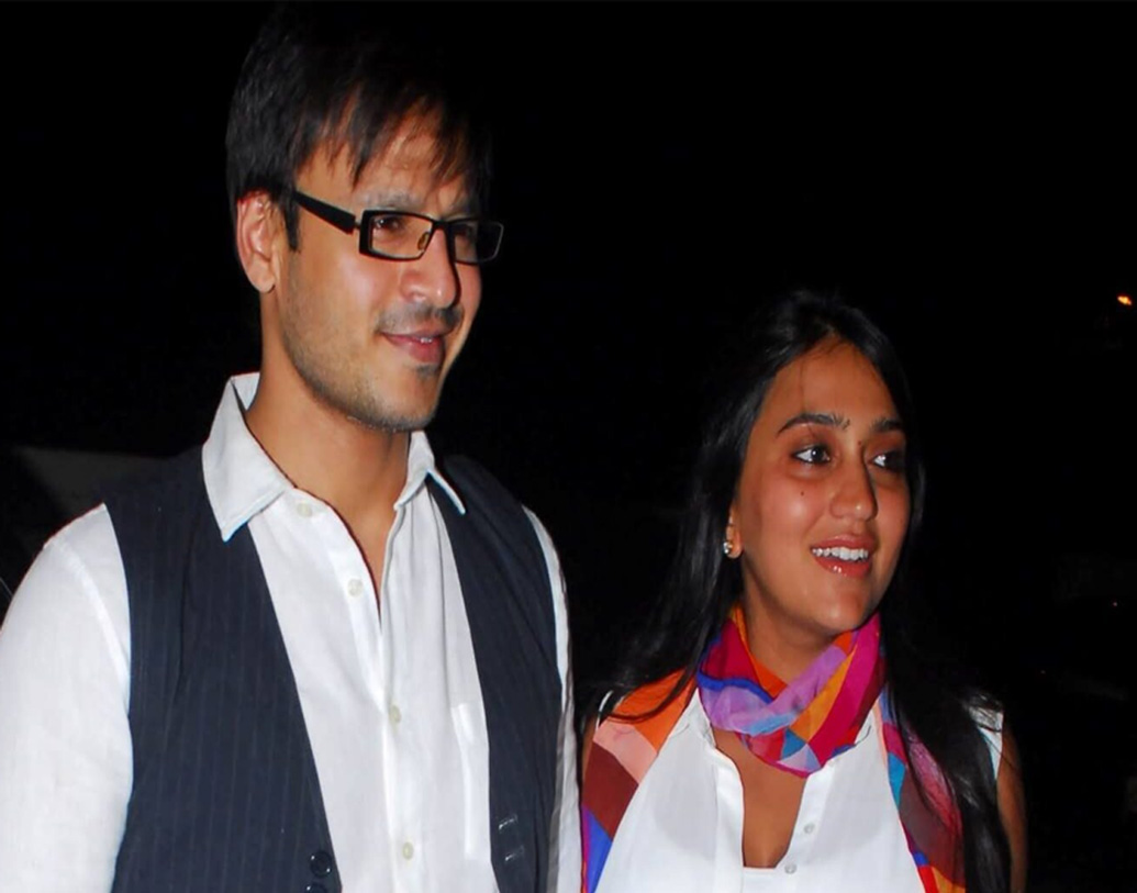 প্রিয়ঙ্কাকে দেখেই ভাল লেগে যায় বিবেকের। সান্তা ত্রিনিতা সেতুতে এক সঙ্গে সূর্যাস্ত দেখেন তাঁরা।