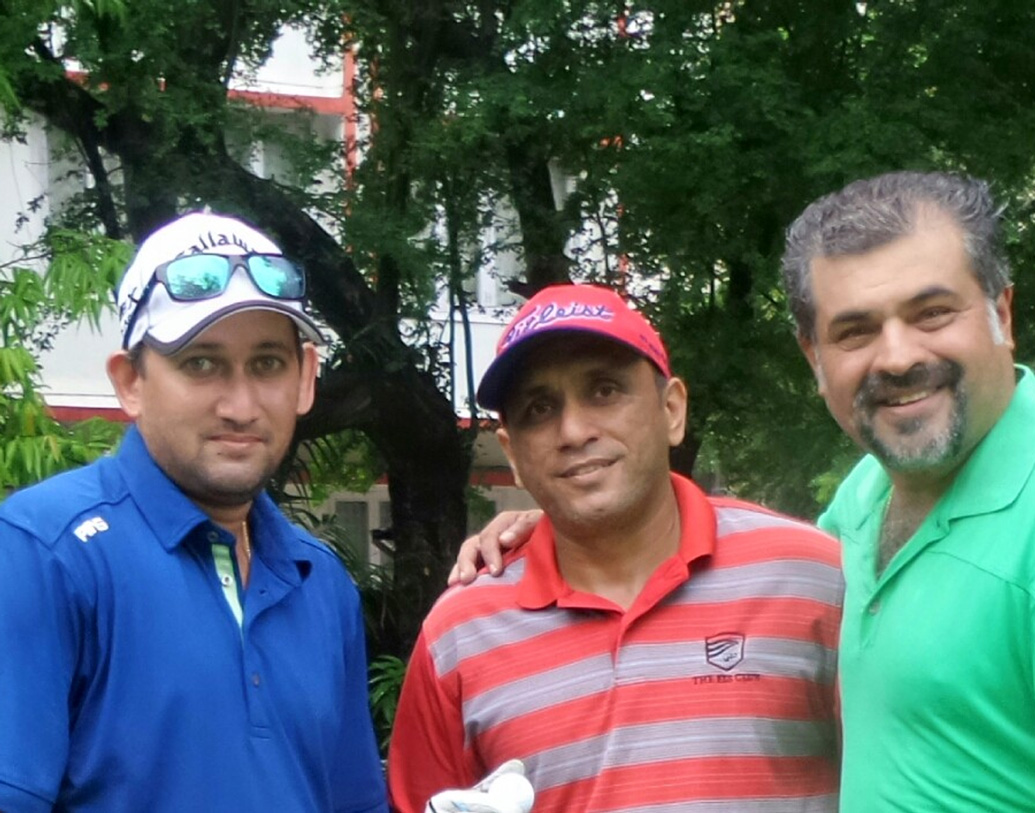 অনূর্ধ্ব ১৯-এ ১৯৯৪ সালে প্রথম শ্রেণির ক্রিকেটে অভিষেক হয় রাহুলের। ব্যাটসম্যানবান্ধব পিচে ব্যাটসম্যানদের কাছে তিনি ত্রাসের কারণ হতে চলেছেন, তখন বলা হত এমনটাই।