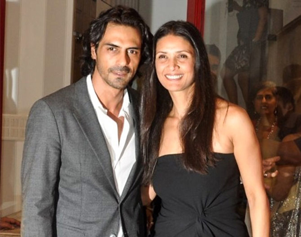 মাহিকা বলিউড তারকা অর্জুন রামপাল ও মডেল মেহর জেসিয়ার মেয়ে।