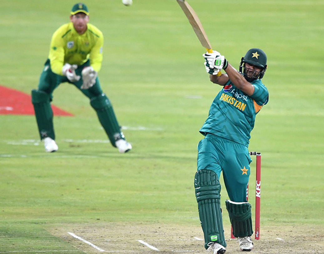 ইমাদ ওয়াসিম, অলরাউন্ডার: ৪১টি একদিনের ম্যাচে ৩৩টি উইকেট পেয়েছেন তিনি। ব্যাটের হাতটাও বেশ ভাল। লোয়ার মিডলের অন্যতম ভরসা তিনি।