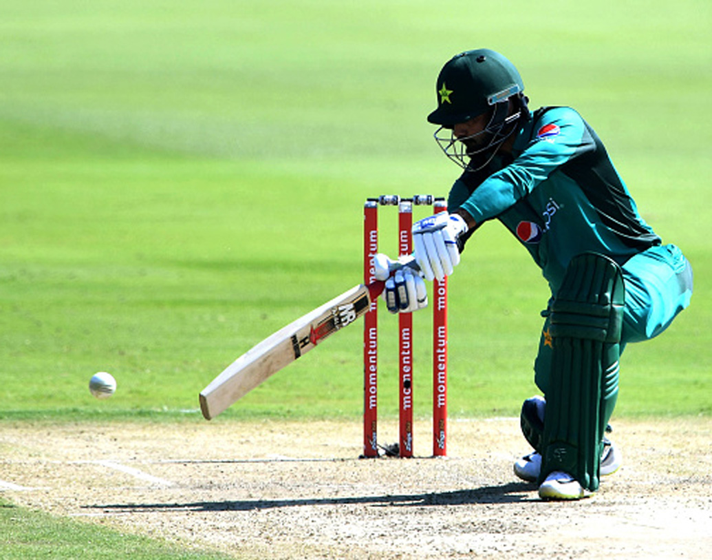 মহম্মদ হাফিজ, অলরাউন্ডার: ২০৮টি একদিনের ম্যাচে ৬৩০২ রান করেছেন হাফিজ। অভিজ্ঞ এই ক্রিকেটার একদিনের ম্যাচে ১৩৭টি উইকেটও পেয়েছেন। স্পিনার অলরাউন্ডার ইনিংস শুরুও করতে পারেন।