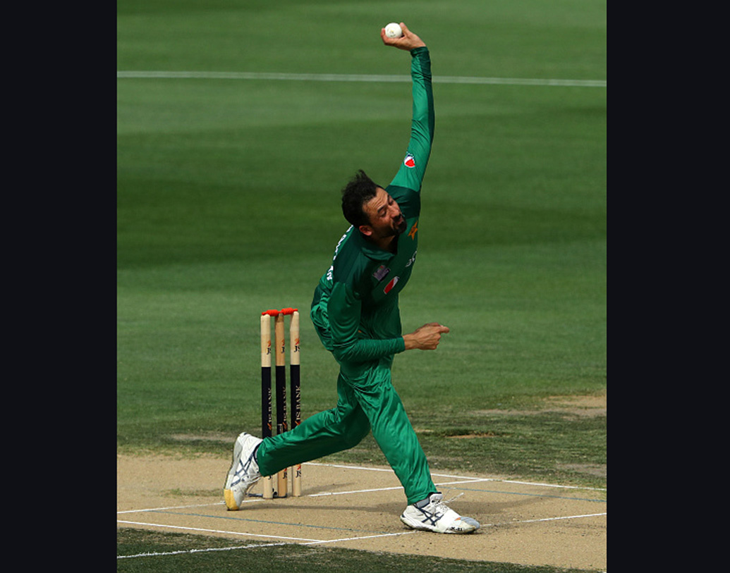 জুনেইদ খান, ফাস্ট বোলার: ৭৪টি একদিনের ম্যাচে ১০৮টি উইকেট পেয়েছেন তিনি। সাম্প্রতিক কালের বোলারদের মধ্যে অন্যতম ভরসা জুনেইদ। পেস আর স্ট্যামিনাই তাঁকে এগিয়ে রাখবে।