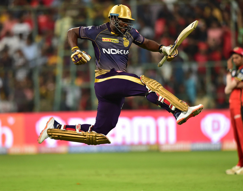 ফিট থাকলে সাত নম্বরে নামবেন আন্দ্রে রাসেল। অনুশীলনে চোট পাওয়া রাসেল পুরো সুস্থ না থাকলে তাঁর বদলে কার্লোস ব্রেথওয়েট নামতে পারেন।