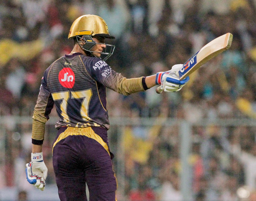 ছয় নম্বরে থাকতে পারেন শুভমন গিল। মিডল অর্ডার আরও বেশি শক্তিশালী হবে তিনি থাকলে।