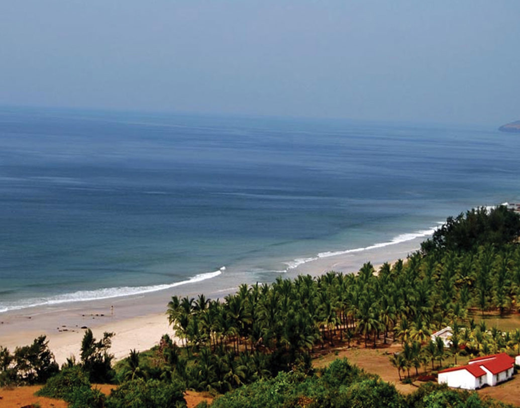 মুম্বইয়ের এক আর্কিটেকচার ইনস্টিটিউশনে আলাপ হয় হবু স্ত্রী প্রিয়ঙ্কার সঙ্গে, জানান ধ্রুবং। সেখানকার অধ্যাপক মালাক সিংহ গিলের থেকে ‘ইকো ফ্রেন্ডলি কালচার সেনসিটিভ’ বাড়ি তৈরির ভাবনা আসে তাঁদের মাথায়।