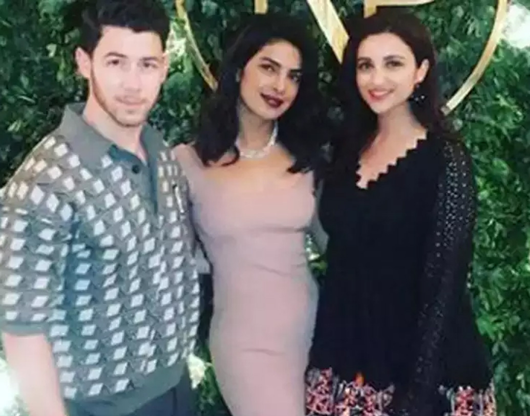 চলতি বছরেই বিয়ে করার কথা সোফি ও জো’র। কিন্তু এ বছরেই বিয়ে করবেন কি না, বা কবে নাগাদ বিয়ে করতে পারেন, তা নিয়ে মুখ খোলেননি কেউই। অন্য দিকে, প্রিয়ঙ্কা-নিকের বিচ্ছেদের খবর নিয়ে মুখ খুললেন প্রিয়ঙ্কার তুতো বোন বলিউড নায়িকা পরিণীতি চোপড়া।