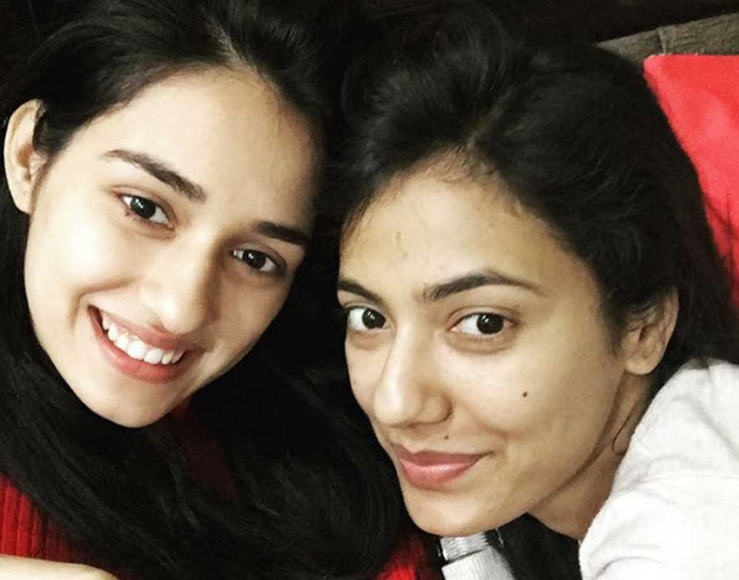 কোনও ফিল্মের চরিত্র অবশ্যই নন। বলিউডের কোনও উঠতি তারকাও নন। এই তরুণী ভারতীয় সেনাবাহিনীর অংশ। কিন্তু তাঁকে নিয়ে সোশ্যাল মিডিয়ায় এত মাতামাতি কেন?