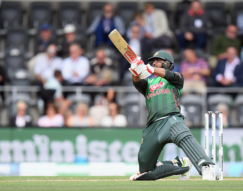মাশরফি মোর্তাজা, অধিনায়ক: অভিজ্ঞ এই ক্রিকেটারের হাতেই নেতৃত্বের ব্যাটন তুলে দিয়েছে বাংলাদেশ। ২০৫ ম্যাচে ১৭৫২ রান করেছেন তিনি। ২৫৯টি উইকেটও নিয়েছেন।