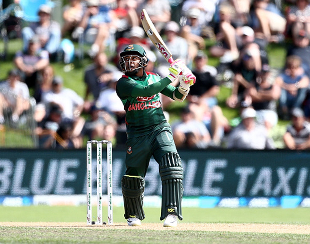 মুশফিকুর রহমান, উইকেটকিপার ব্যাটসম্যান: ২০১টি একদিনের ম্যাচে ৫৩৯২ রান করেছেন তিনি। ১৬৪টি ক্যাচ ও ৪২টি স্ট্যাম্পও রয়েছে তাঁর দখলে। নিঃসন্দেহে বাংলাদেশের অন্যতম সেরা ব্যাটসম্যান।