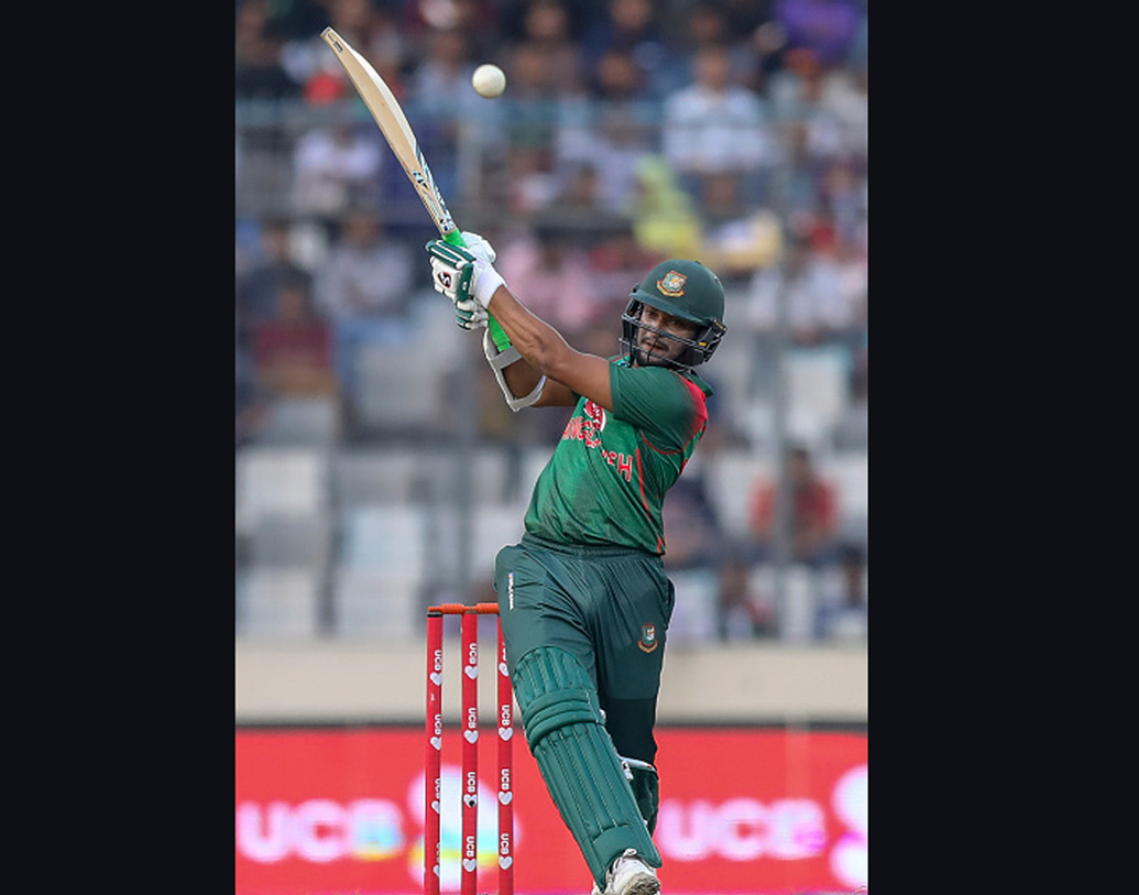 শাকিব আল হাসান, সহ-অধিনায়ক: বিশ্বের অন্যতম সেরা অলরাউন্ডারের উপর অনেকটাই নির্ভর করছে বাংলাদেশের বিশ্বকাপ ভাগ্য। ১৯৫টি একদিনের ম্যাচে ৫৫৭৭ রান করেছেন, ২৪৭টি উইকেটও নিয়েছেন এই বাঁহাতি।