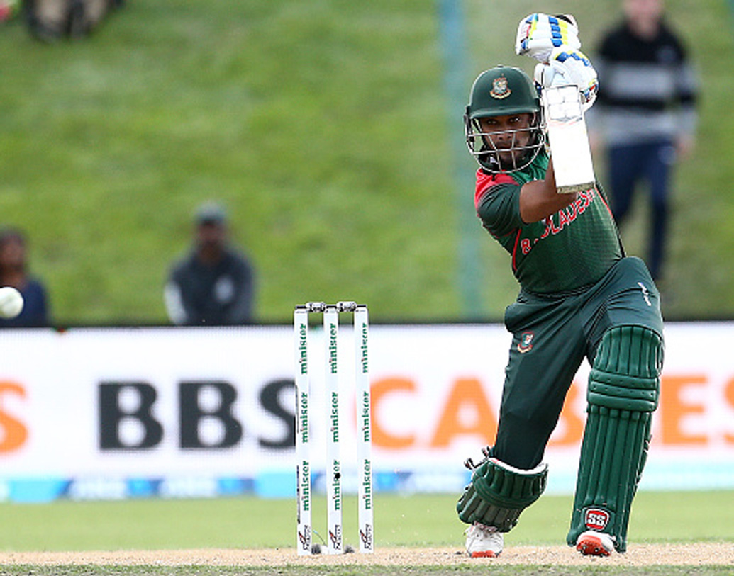 সাব্বির রহমান, ব্যাটসম্যান: মিডল অর্ডারে মূলত খেলেন তিনি। ৫৭টি একদিনের ম্যাচ খেলে ১২১২ রান করেছেন তিনি। তিনটি উইকেটও পেয়েছেন।