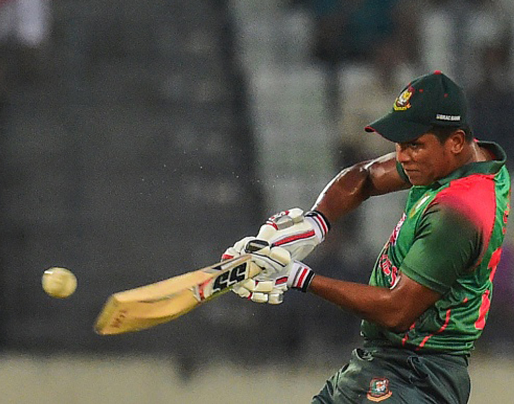 মহম্মদ সৈফুদ্দিন, বোলিং অলরাউন্ডার: ১০টি একদিনের ম্যাচ খেলে ১৭৫ রান করেছেন, ৭টি উইকেটও রয়েছে তাঁর দখলে।